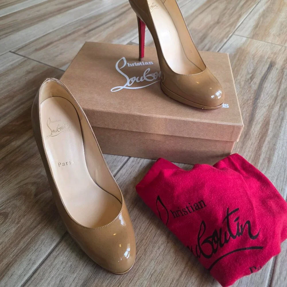 Christian Louboutin Bianca Nude Patent Leather Pumps Eur. 37.7 - Picture 2 of 15